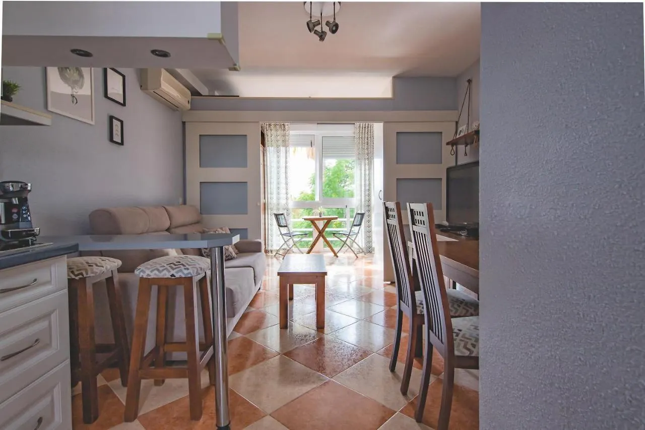 בנאלמדנה Apartamento Daniel ספרד